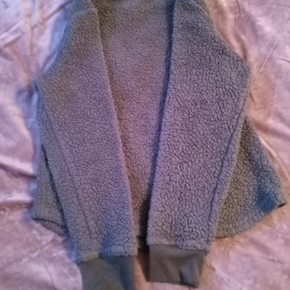 Top - Picture 2 of 2